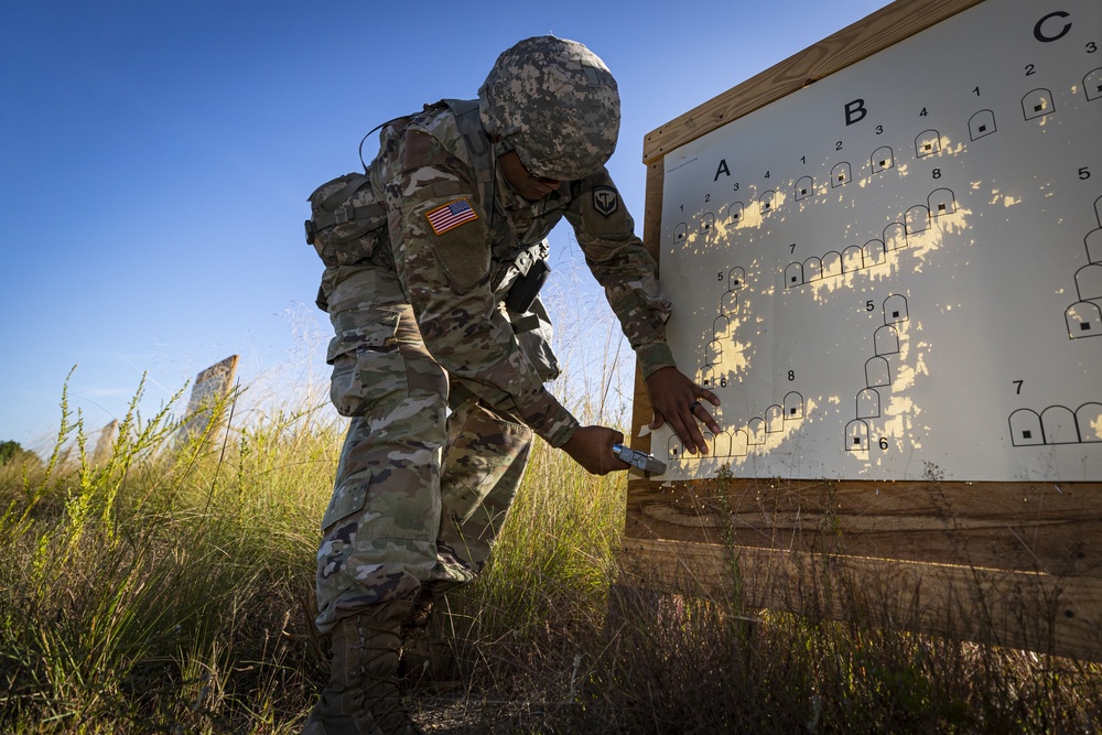 New Jersey Finance Soldiers train