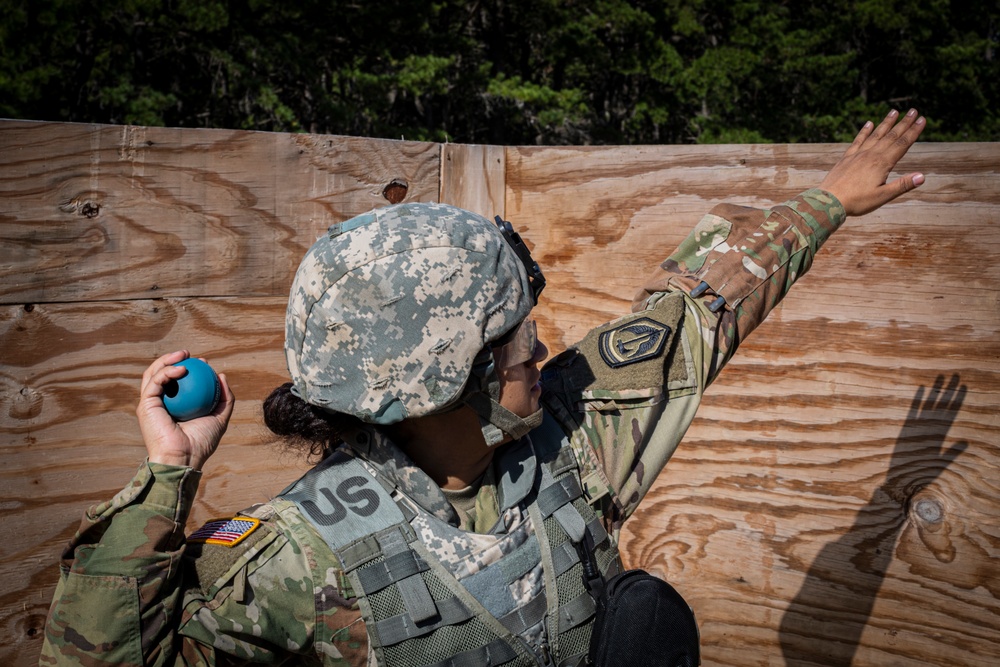 New Jersey Finance Soldiers train