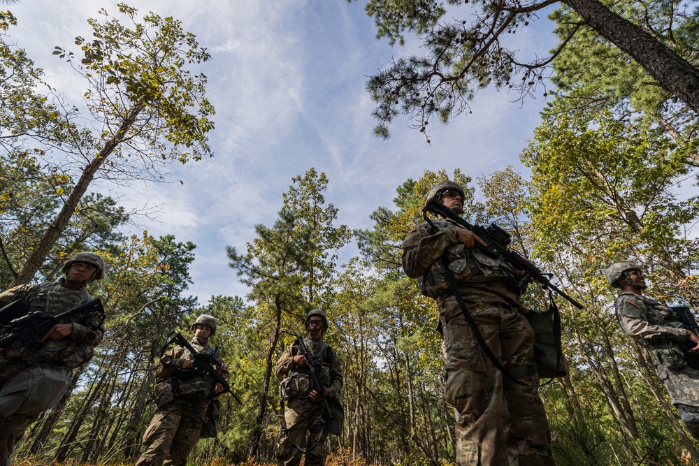 New Jersey Finance Soldiers train