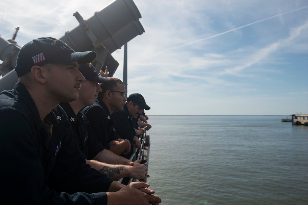 USS San Jacinto Sailors Leaves Norfolk