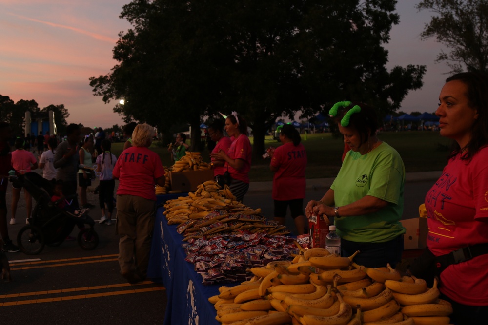Fort Bragg MWR Hosts Neon Night Run