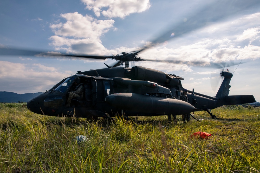 U.S. Marines conduct refueling exercises