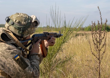 Soldiers with the Armed Forces of Ukraine display defensive proficiency during RT19