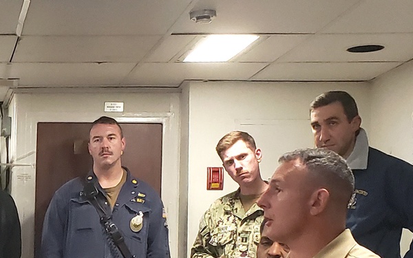 SMWDC Commander Highlights Importance of Warfare Tactics Instructors During AMW Division Visit