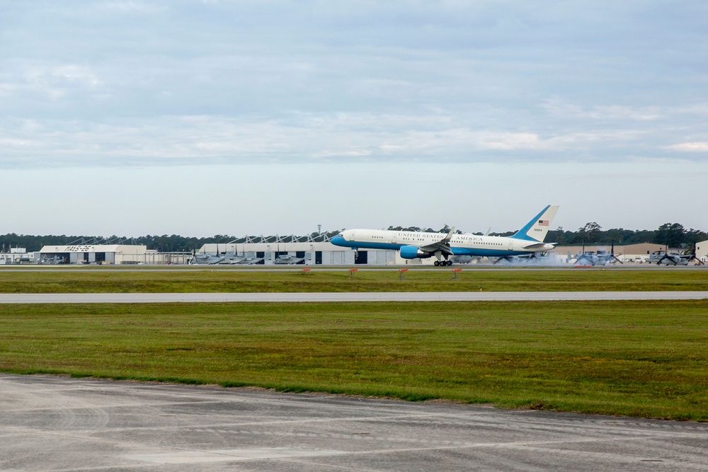 Secretary of Defense visits II MEF and 2nd MAW