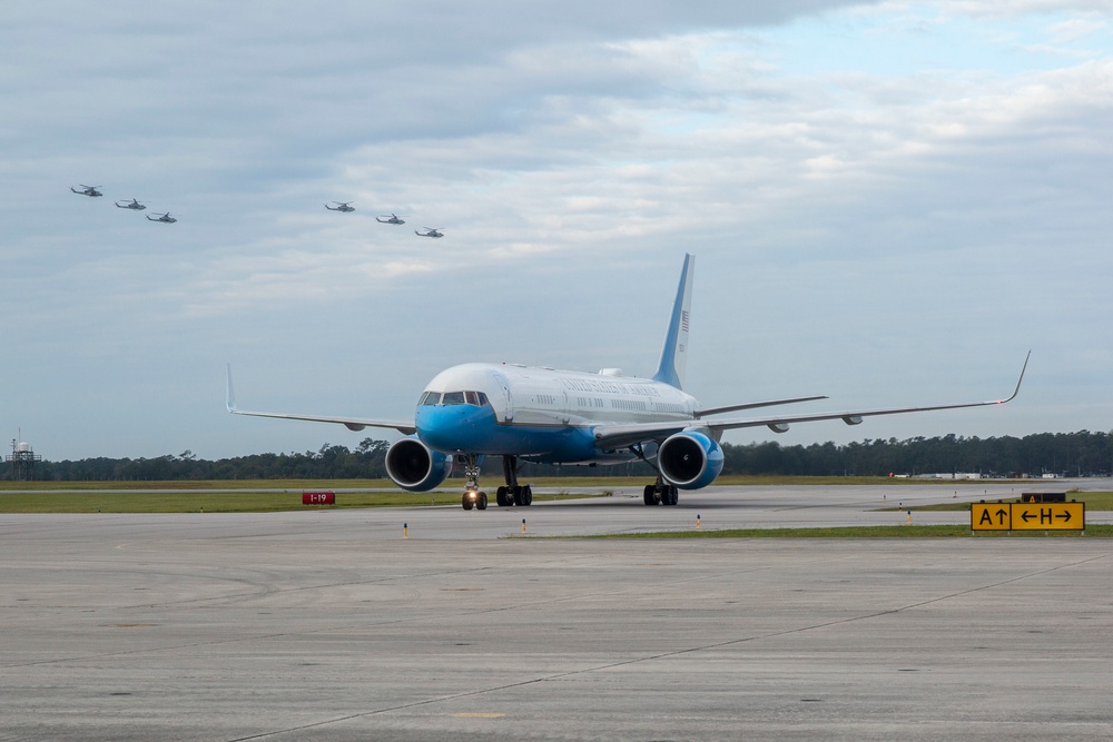 Secretary of Defense visits II MEF and 2nd MAW