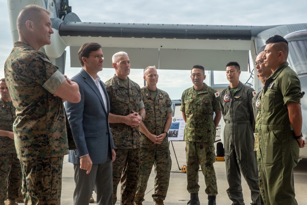 Secretary of Defense visits II MEF and 2nd MAW