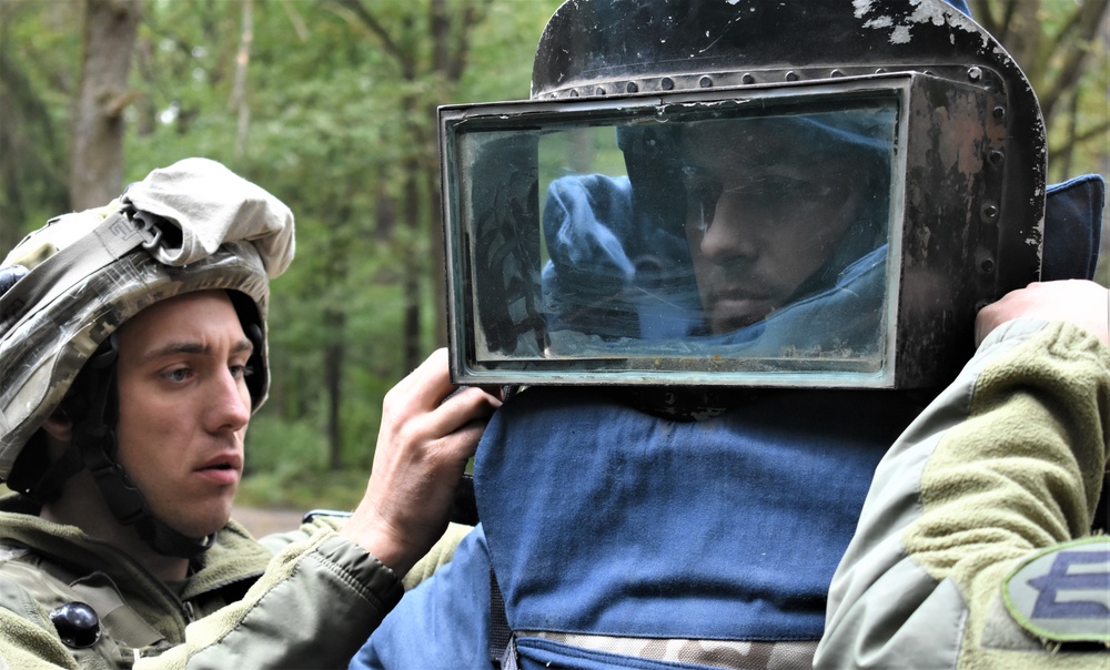 Ukraine soldiers react to simulated bomb threat during RT19 FTX