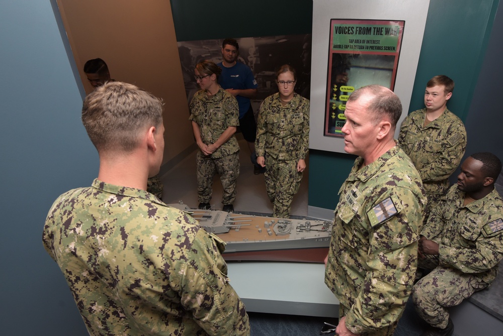 USS Gettysburg (CG-64) Commanding Officer Meets with Sailors at Naval Museum
