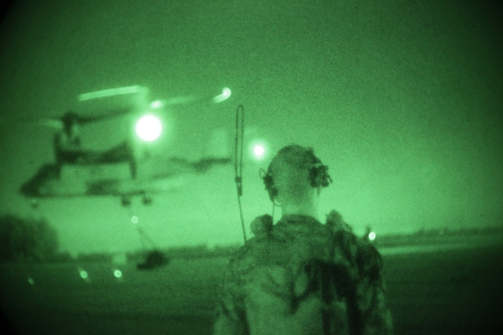 SPMAGTF-CR-AF executes day, night external lift training