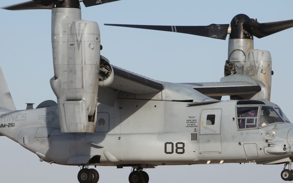 SPMAGTF-CR-AF executes day, night external lift training