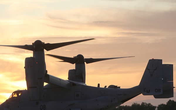 SPMAGTF-CR-AF executes day, night external lift training