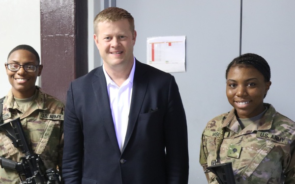 Durable Soldiers meet the Acting Secretary of the Army