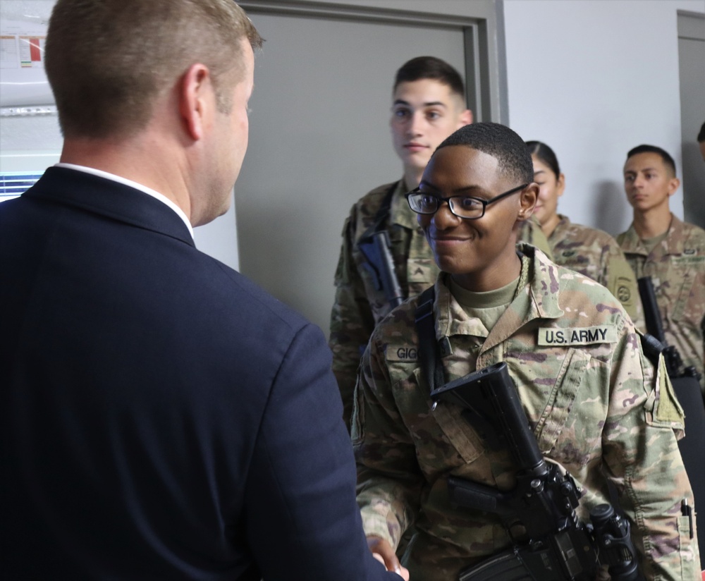 Durable Soldiers meet the Acting Secretary of the Army