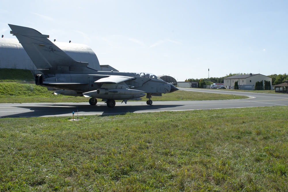 52nd FW hosts Italian air force during aviation rotation