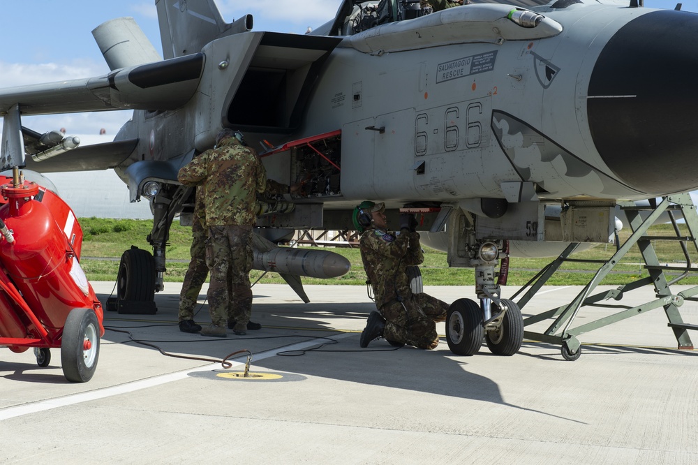 52nd FW hosts Italian air force during aviation rotation