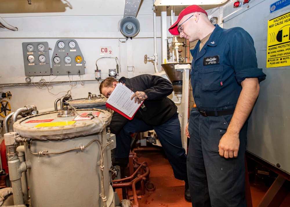 USS Normandy Conducts Engineering Training Drills
