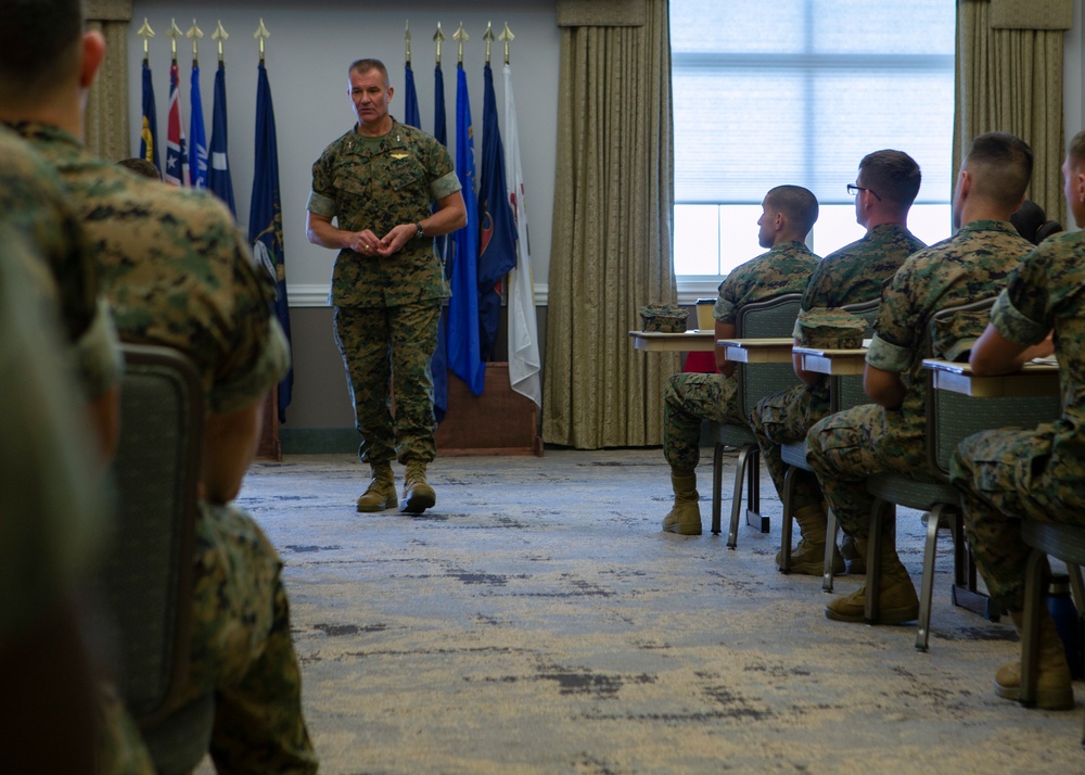 Dvids - Images - 2nd Maw Staff Sergeant Transition Seminar [image 3 Of 4]