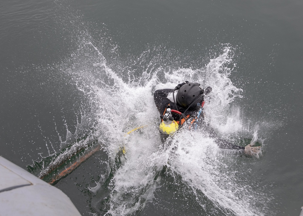 U.S. Navy Promotes Diving Capabilities in Peru