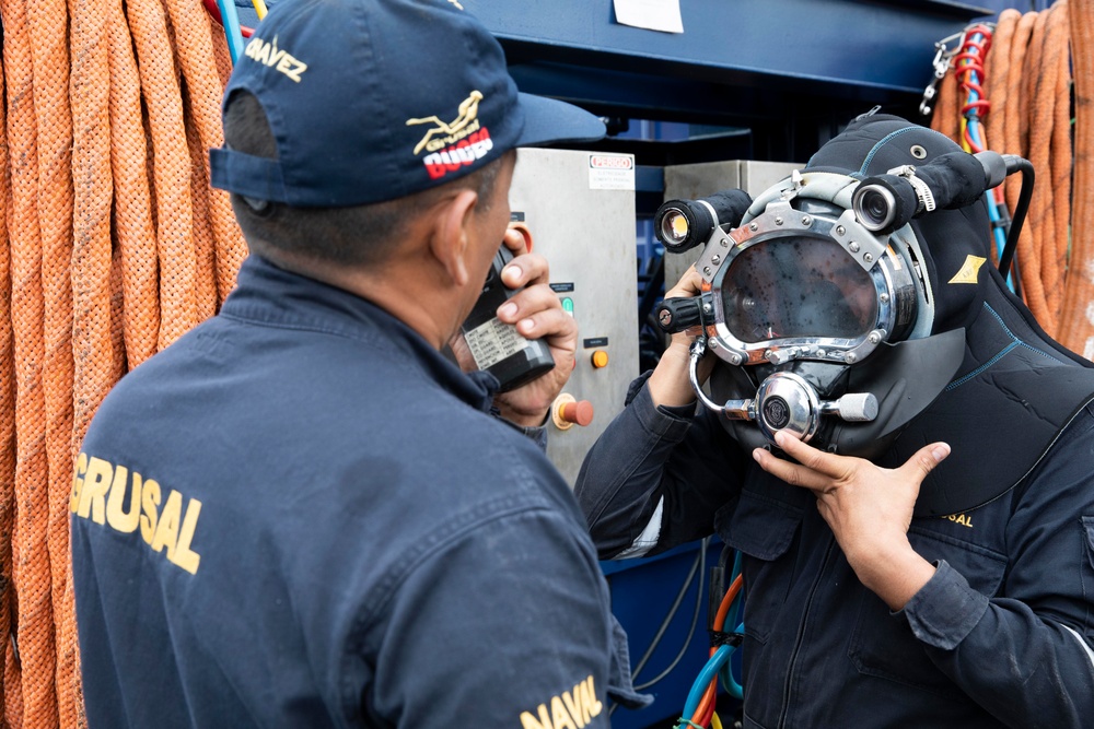 U.S. Navy Promotes Diving Capabilities in Peru