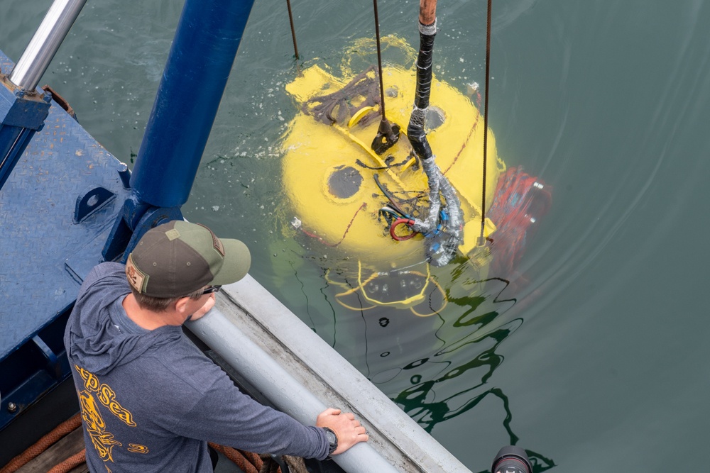 U.S. Navy Promotes Diving Capabilities in Peru