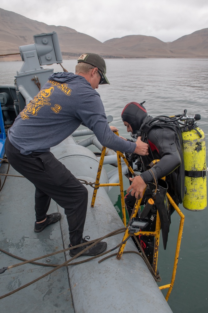 U.S. Navy Promotes Diving Capabilities in Peru