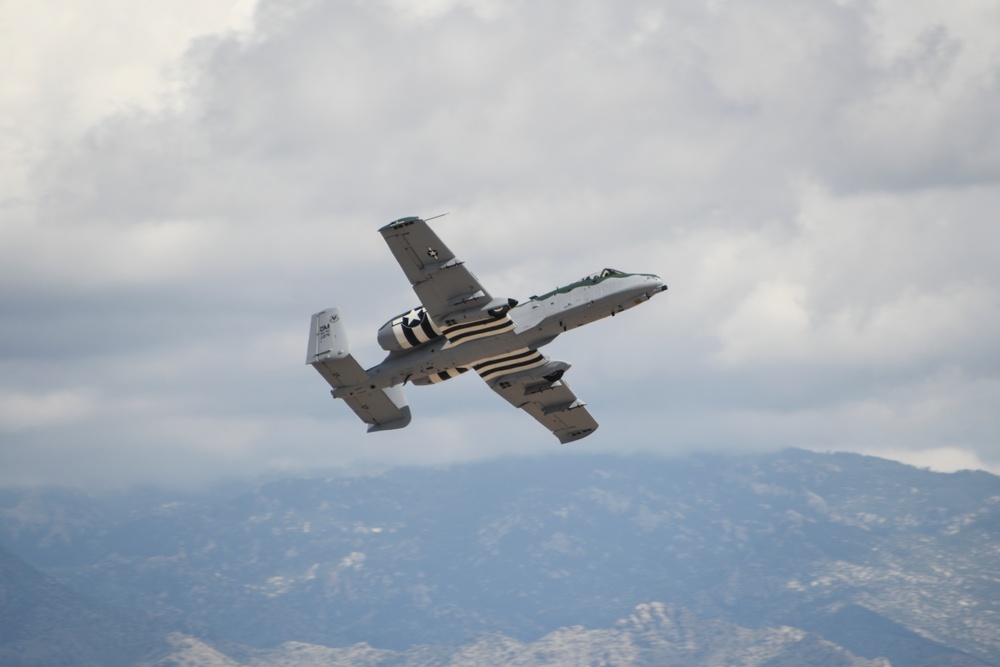 A-10 Demo Team takes flight with new look