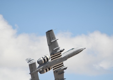 A-10 Demo Team takes flight with new look