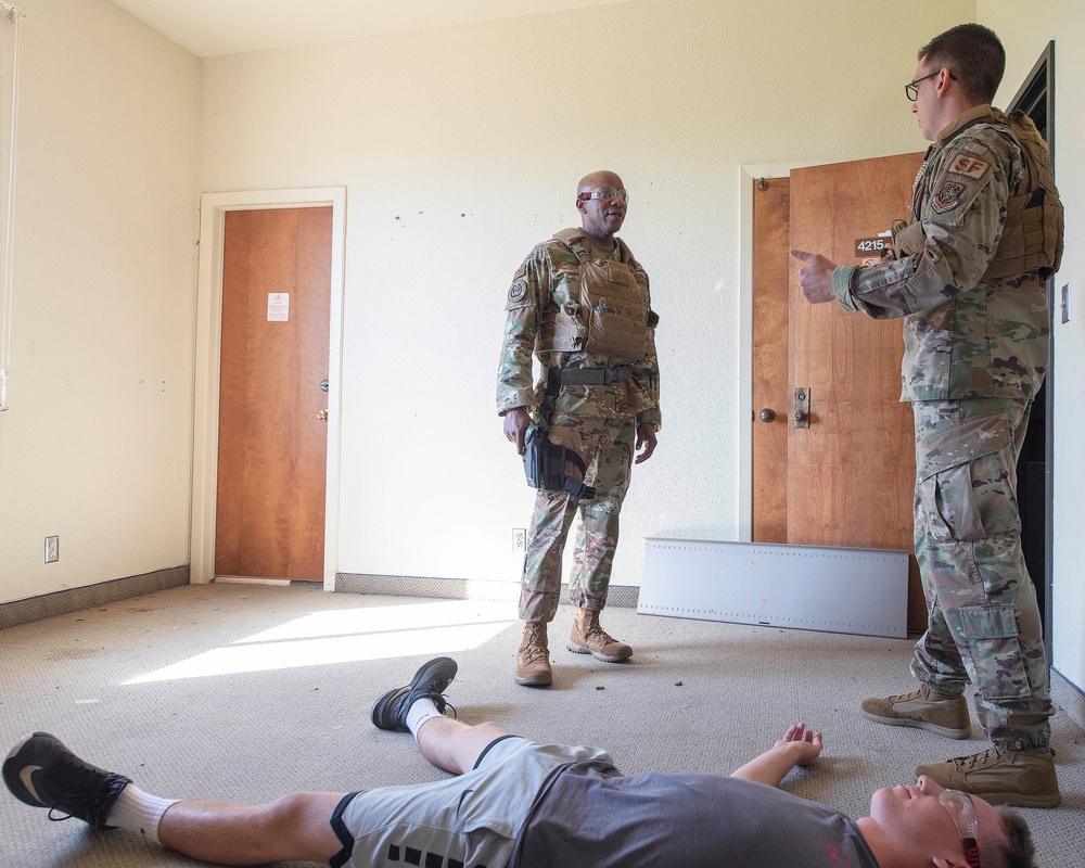 CMSAF Wright Visits Travis Air Force Base