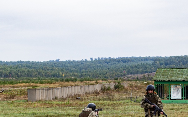Multi-national weapon familiarization training RT19