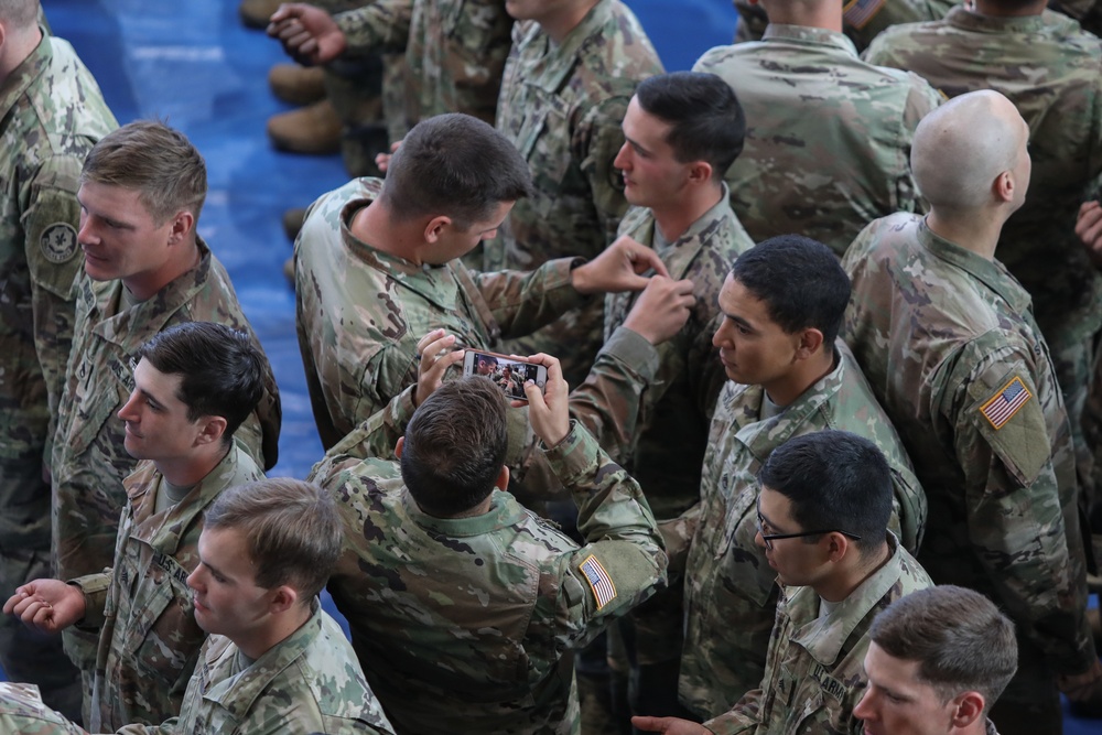 2CR Soldiers graduate Air Assault School