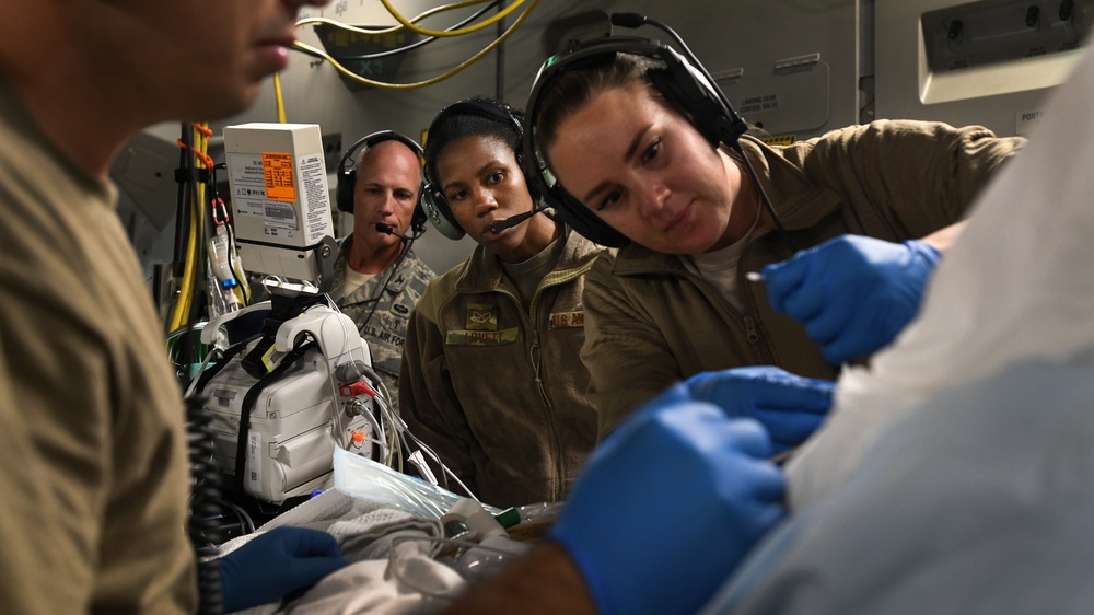 Historical ECMO Mission Brings Soldier Home