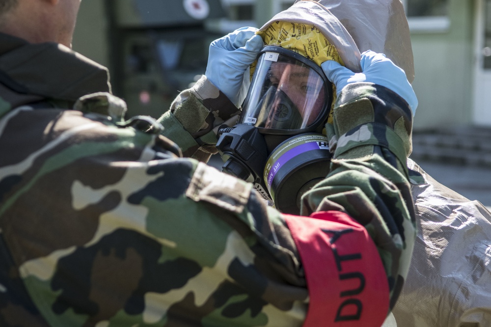 Indiana National Guardsman undergoes mask fitment during Toxic Valley 2019