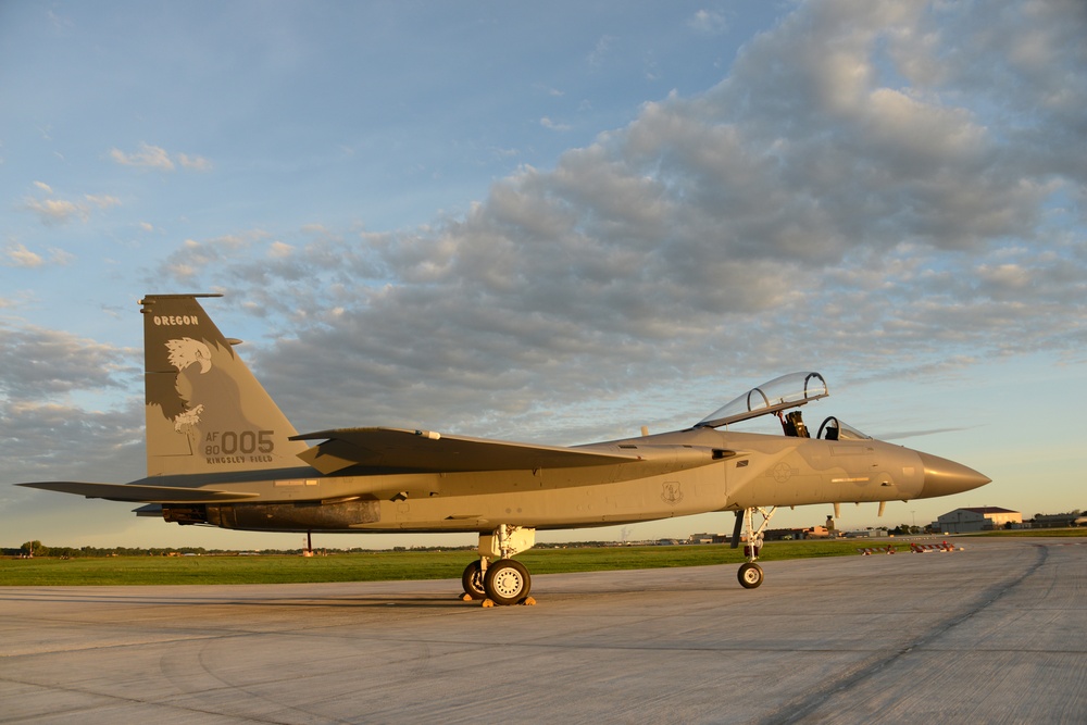 F-15 Glow
