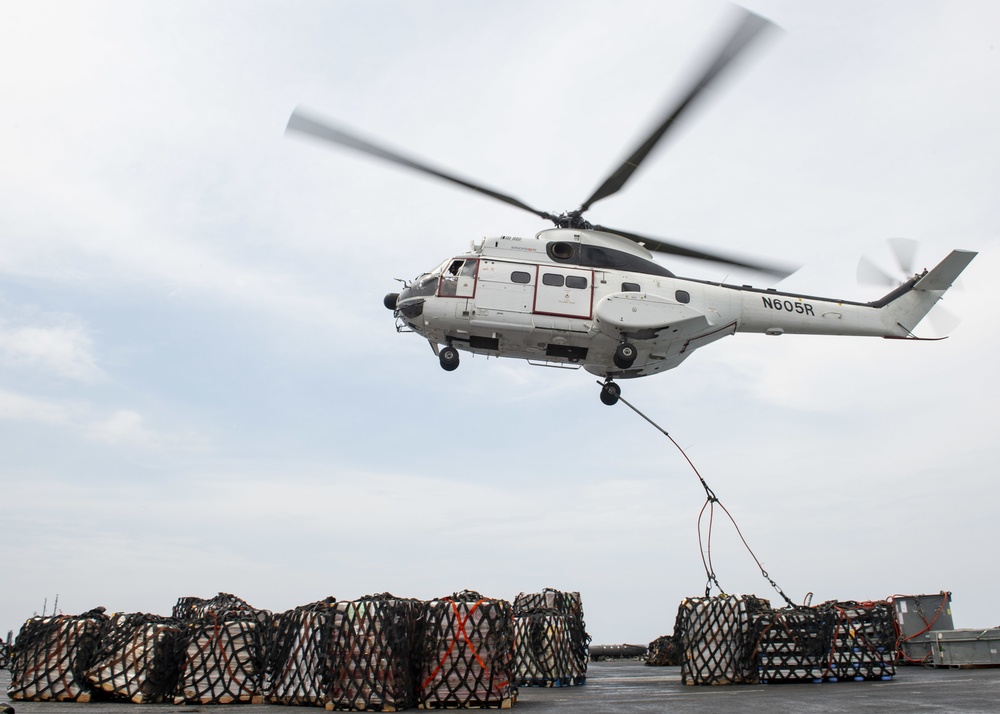 Vertical Replenishment Aboard USS Boxer (LHD 4)