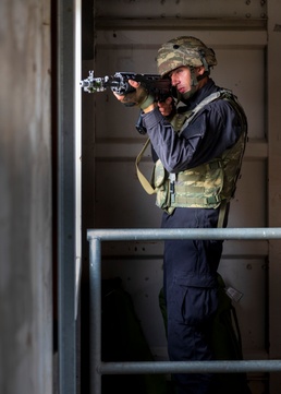 Saber Junction 19: soldiers assume defensive positions