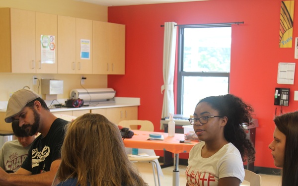 Artist visits Fort McCoy SAC/YC