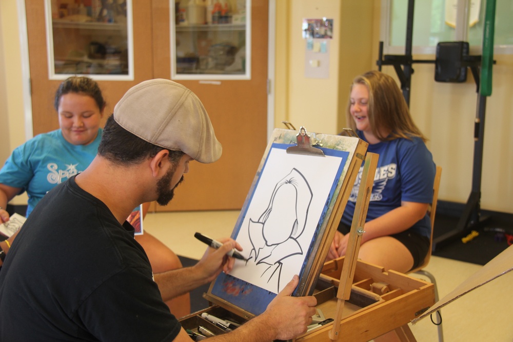 Artist visits Fort McCoy SAC/YC