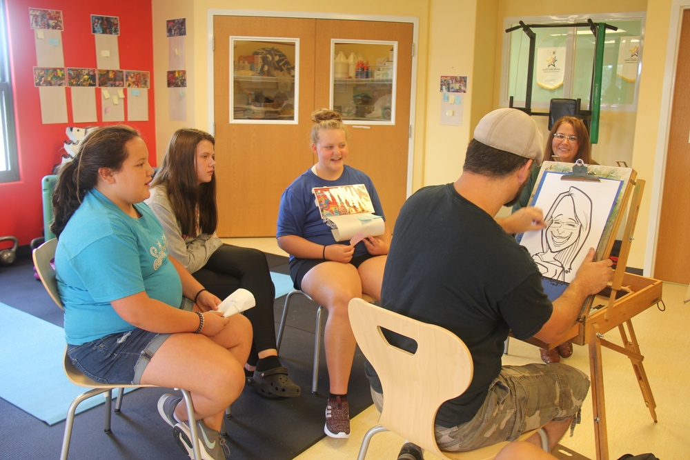 Artist visits Fort McCoy SAC/YC