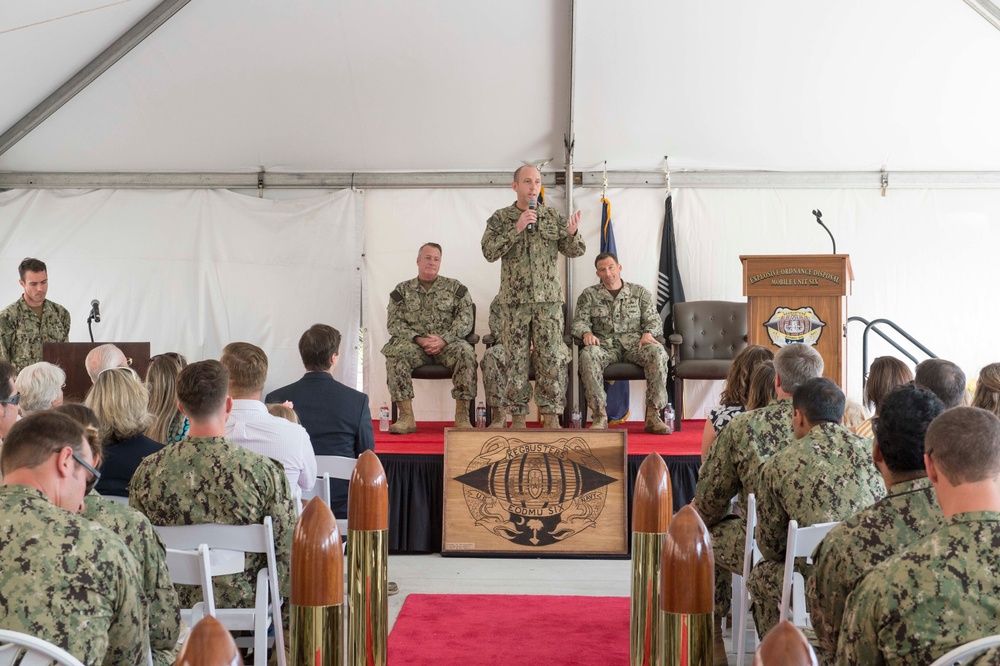 EOD Mobile Unit 6 Holds Change of Command