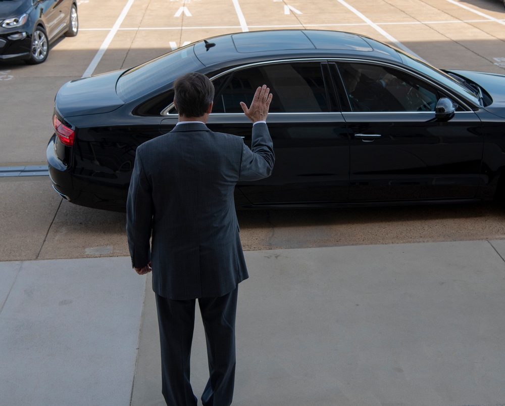 U.S. Defense Secretary host Norwegian Defense Minister