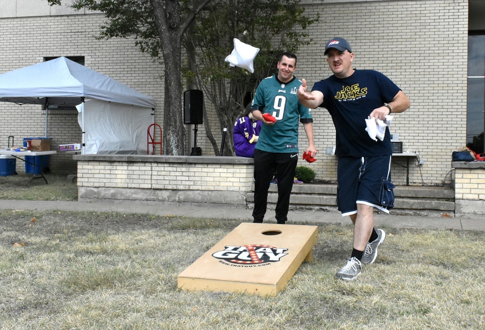 Resilience expo scores a touchdown with Soldiers, families