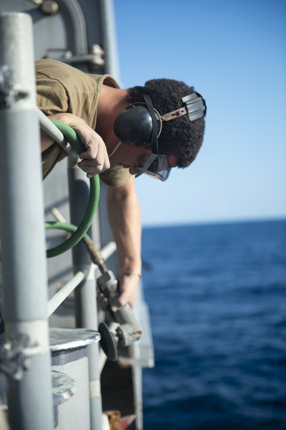 USS San Jacinto Sailors Conduct Maintenance