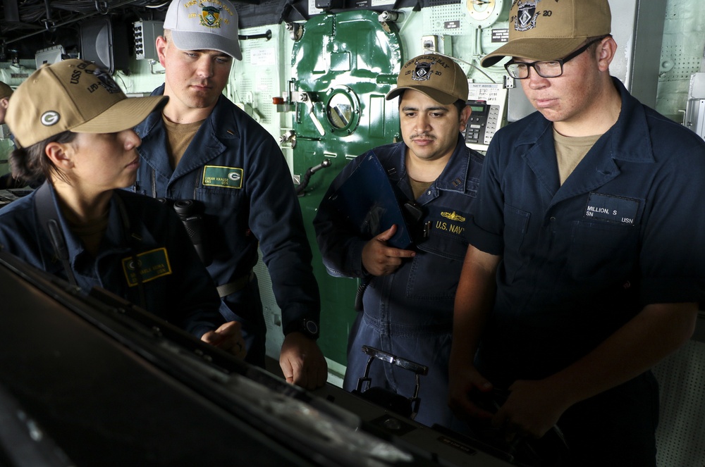 USS Green Bay (LPD 20) Bridge Team