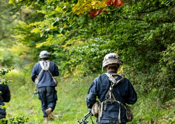 Saber Junction 19: soldiers assume defensive positions