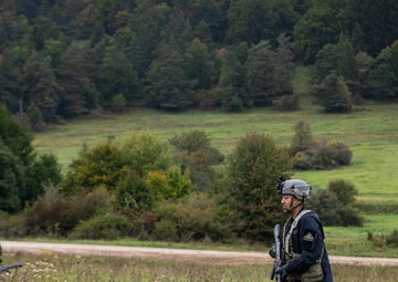 Saber Junction 19: soldiers assume defensive positions