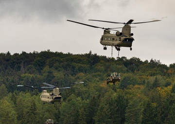 Saber Junction 19: soldiers assume defensive positions