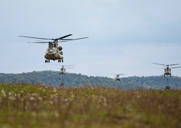 Saber Junction 19: soldiers assume defensive positions