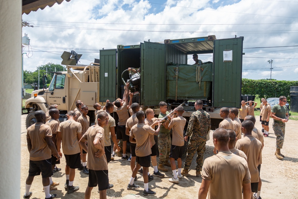 US, Colombian Marines team up to unload, prepare humanitarian assistance cargo in Colombia