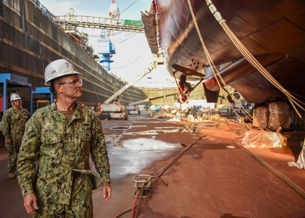 Commander, U.S. 7th Fleet, Vice Adm. Bill Merz  Visits USS Benfold (DDG 65)